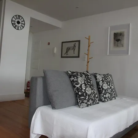 Downtown Urban Nest Apartment