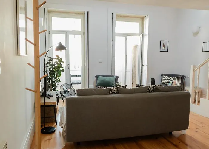 Апартаменты Downtown Urban Nest *