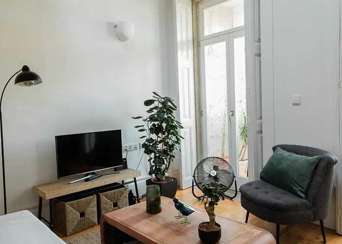 Downtown Urban Nest Порту